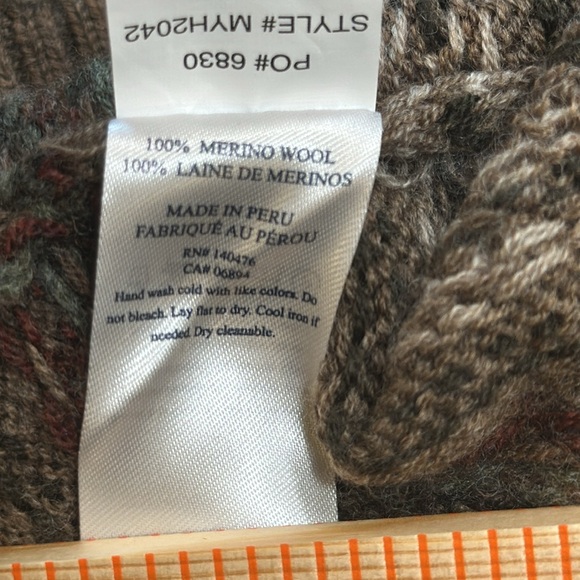 FAHERTY BRAND 100% Merino Wool Sweater - Picture 10 of 10